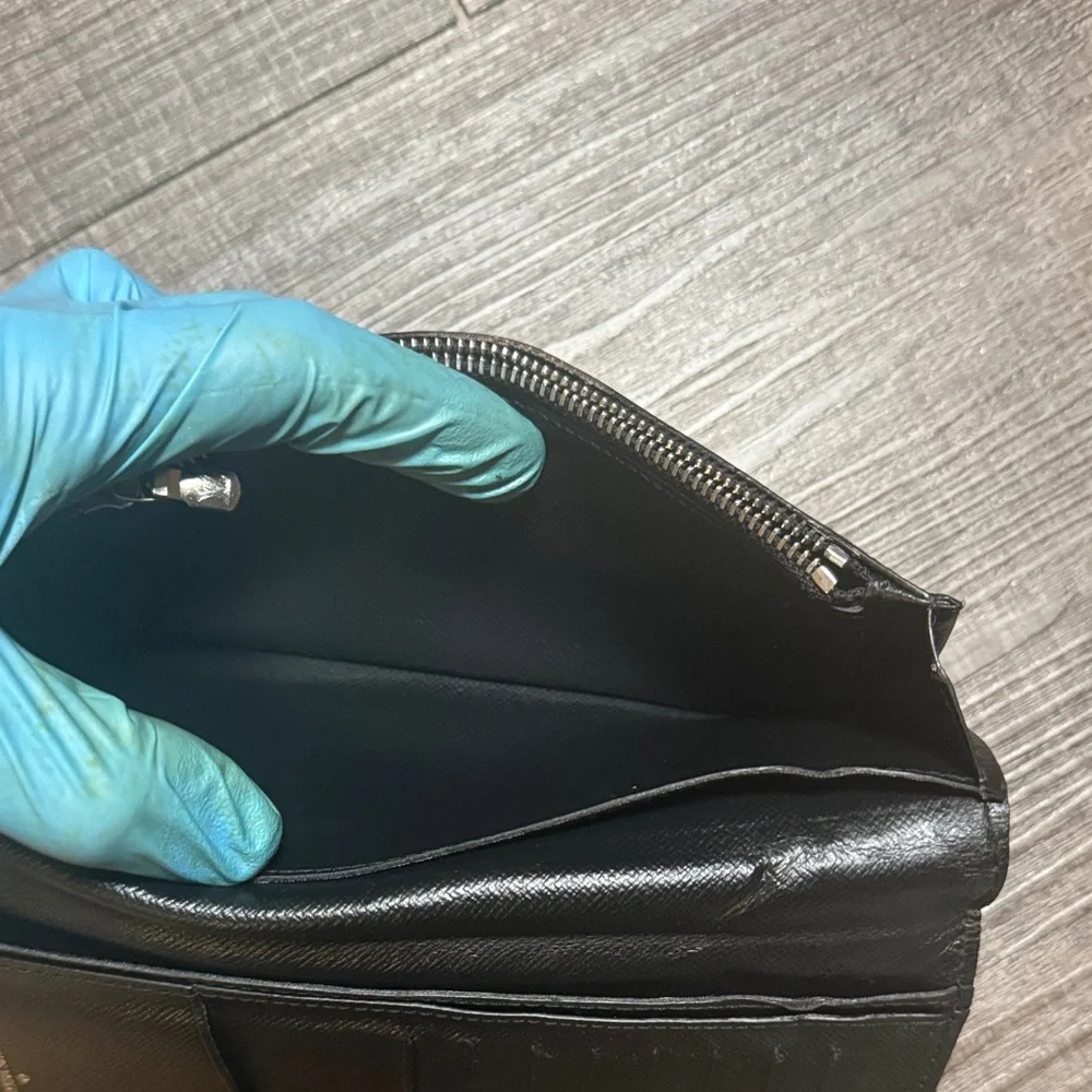 Louis Vuitton Brazza Wallet Epi Leather - Picture 8 of 16